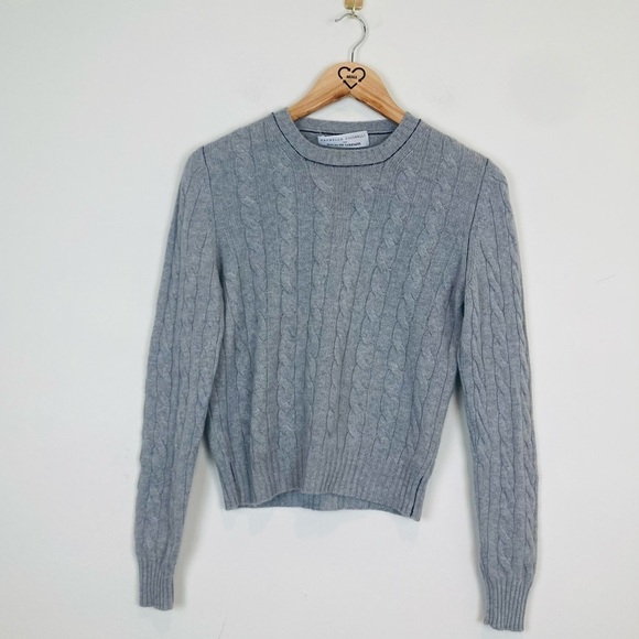 Brunello Cucinelli classic gray cashmere cable knit crew neck sweater. Medium - Picture 1 of 8